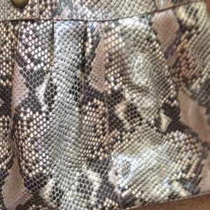 Woman’s Purse/Handbag